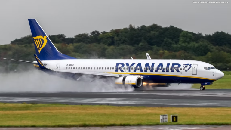 Ryanair Boeing 737 Diverts To Faro Amid Rowdy Passengers